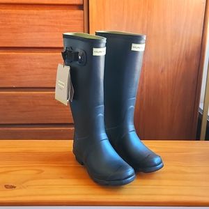 NWT Hunter boots with adjustable straps